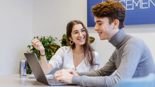Tokiói pitchelést, majd szilícium-völgyi mentorokat kaphatnak a fiatal magyar innovátorok