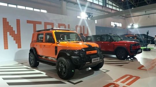 A kínai villanyautó-gyártók nagyot nyerhetnek a történelmi olajválságon