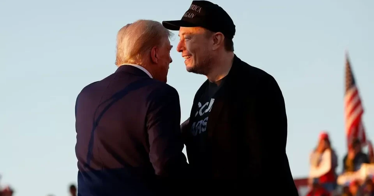 Távozhat a világ leggazdagabb embere az amerikai elnök mellől