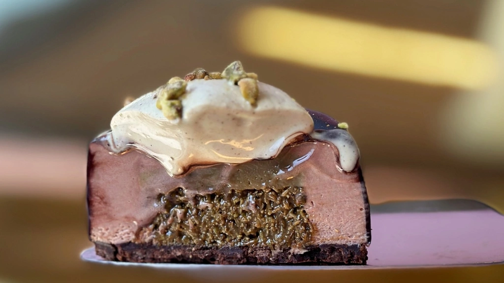 A Bindzsisztán-szelet után itt a Maxi Dubaj torta, és nem is akárkiktől