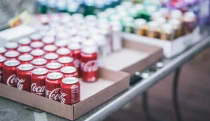 A Coca-Cola fejesei imádták a hidratációs szüneteket a focivébén, az eredményeik kilőttek a második negyedévben