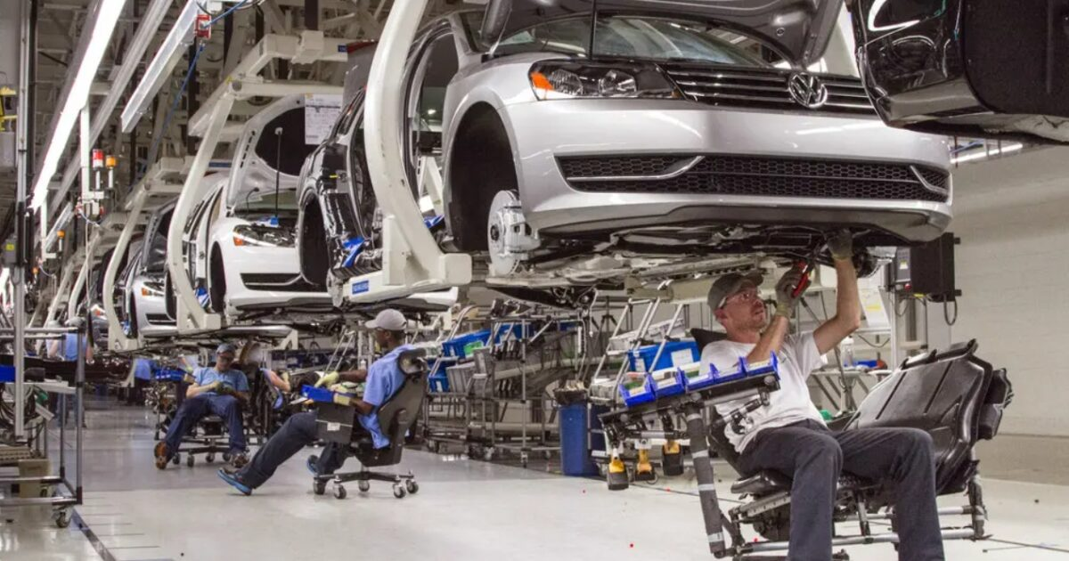 A hazai akkugyáraknak és a Volkswagennek is fáj Trump bejelentése