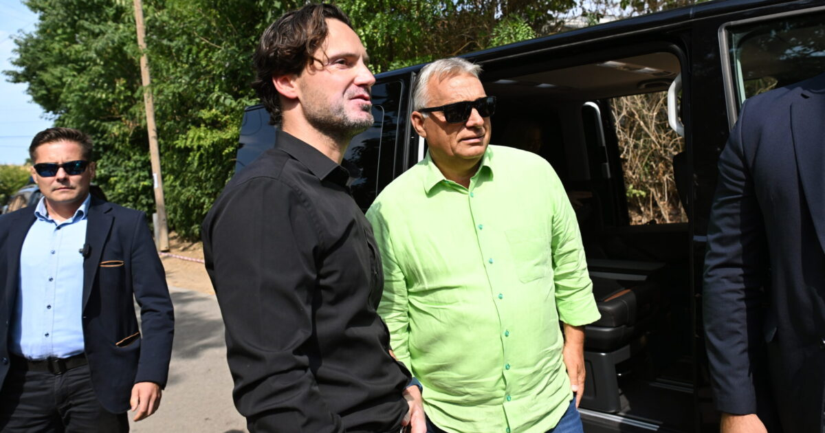 Távozik az ember, aki tizenöt évig kísérgette Orbán Viktort