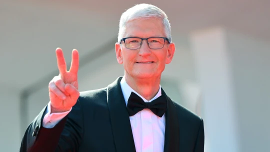 A világ egyik legbefolyásosabb vezérigazgatója már megint az orránál fogva vezetheti a vámháborús Trumpot