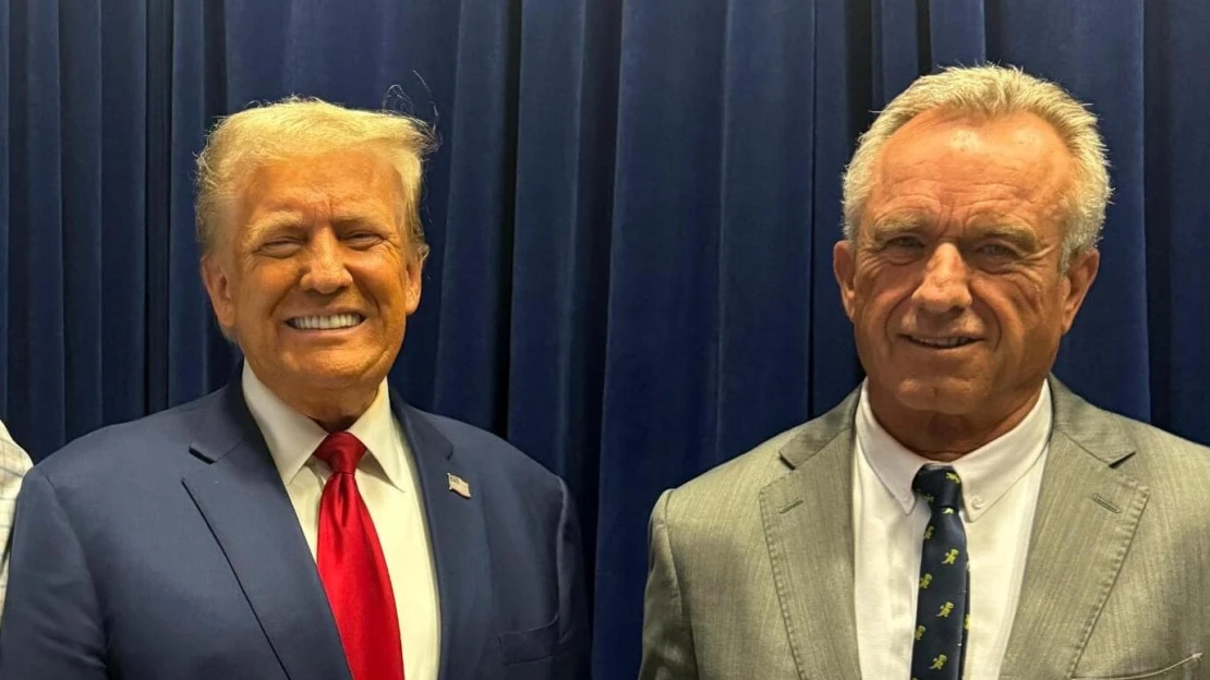 Ki nem találnád, melyik bizottságot rúgta ki Trump oltásellenes minisztere