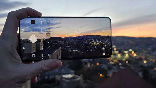 Telefon még sosem állt ennyire közel egy fényképezőgéphez – ilyen lett az új Xiaomi csúcsmobil