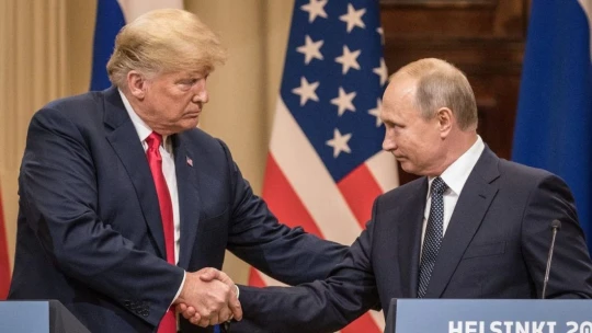 Egyre jobb haverok: Trump és Putyin ma is felhívja egymást