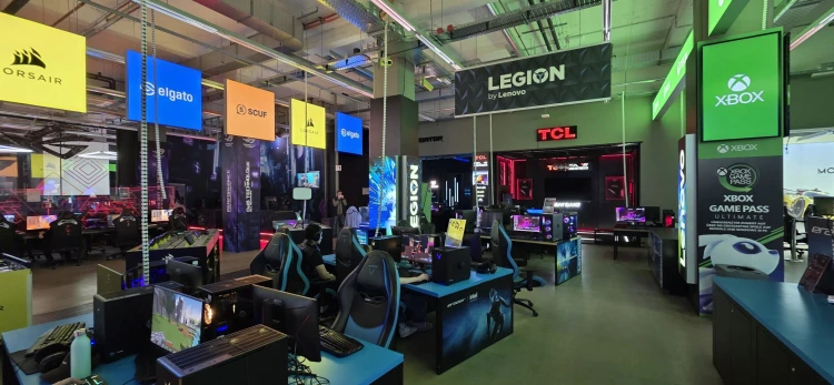 A gamingre építenek az ital helyett: ez az üzlet a virtuálisból valósággá vált közösségi játékteremben_6