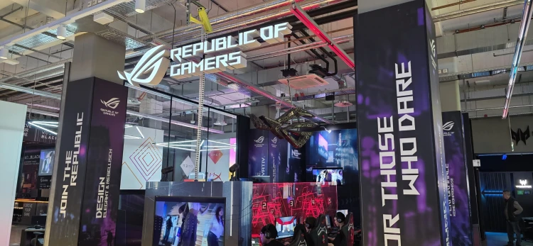 A gamingre építenek az ital helyett: ez az üzlet a virtuálisból valósággá vált közösségi játékteremben_20