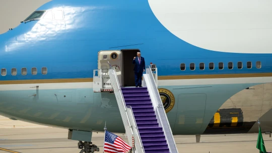 Trump szerint ostoba, aki nem érti, miért nem vesztegetés a katari ajándék