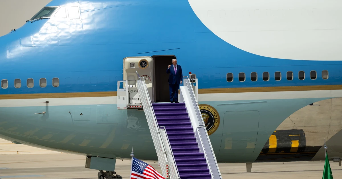 Tippelj, végül elfogadta-e a 400 millió dolláros ajándékot Trump kormánya