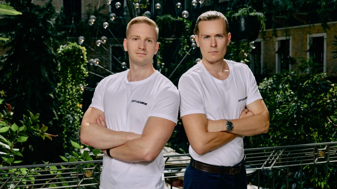 Projekt a világ legnagyobb hadiipari vállalatával és több millió dollár befektetés – így hasít a magyar alapítású AI-cég