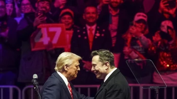 Elfajult a viszony Trump és Musk között, egy éjszaka alatt dollármilliárdokat vesztettek