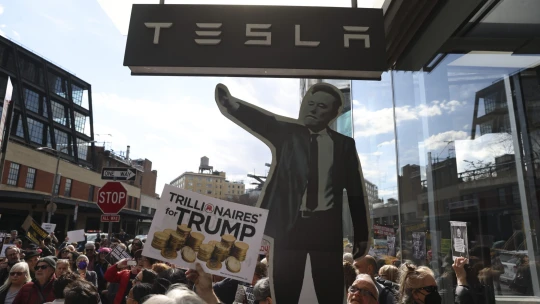 Háromszor gyorsabban nőtt a szupergazdagok vagyona 2025-ben, mint azelőtt