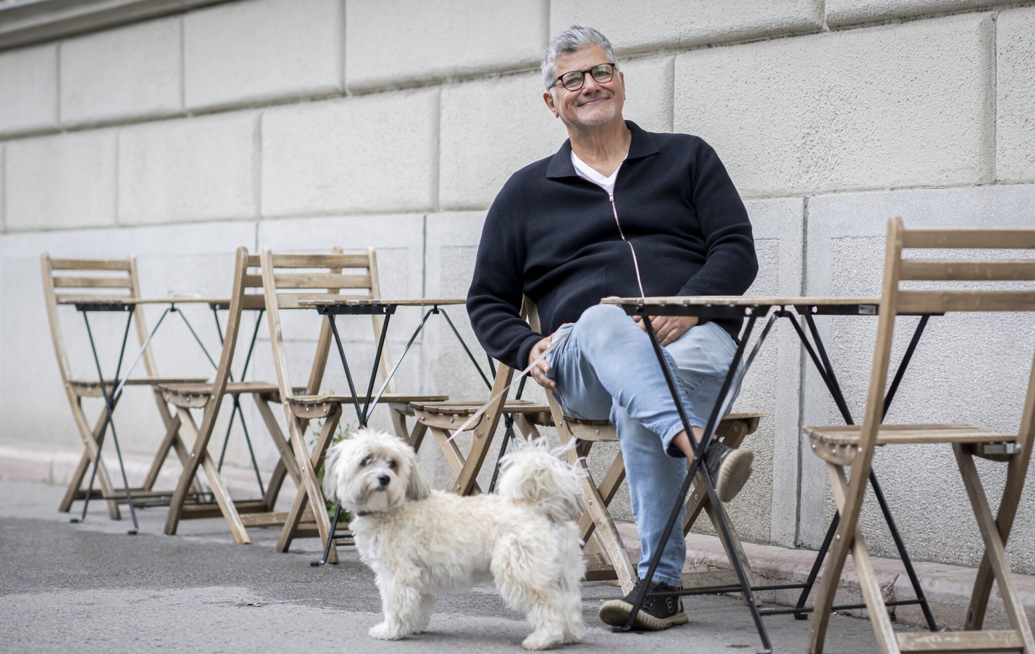 „Ha a homlokodra van írva, hogy győznöd kell, akkor úgyis csinálni fogod” – Lotfi Farbod útja az iráni emigrációból a Deutsche Bank vezetéséig, és tovább