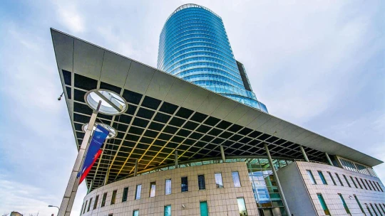 Hét éve 20 millió forint kenőpénzt fizetett az adóhivatalnak, most elítélték a jegybank elnökét Szlovákiában