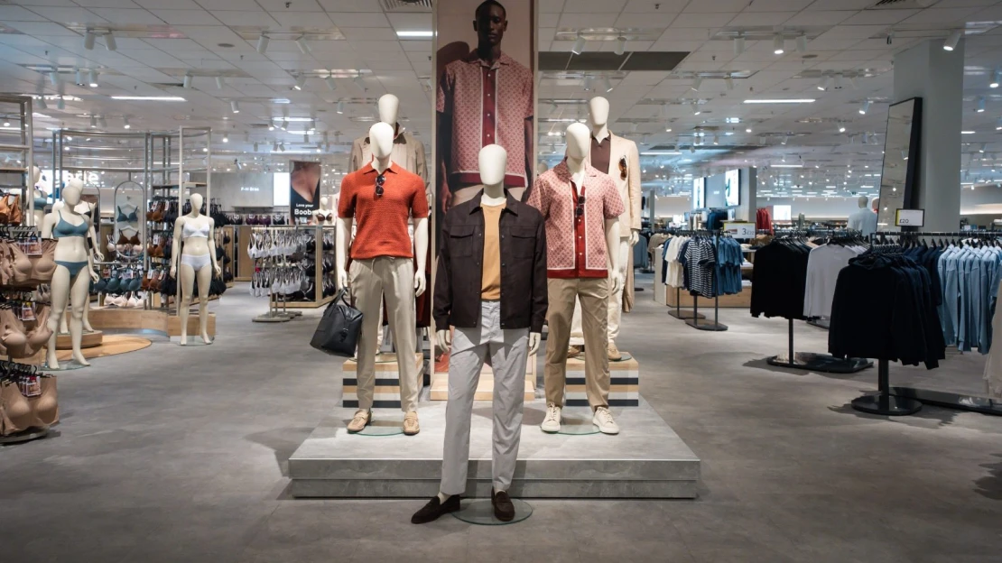 A hekkertámadás (k)ára: 143 milliárd forint – mondja a népszerű ruhamárka