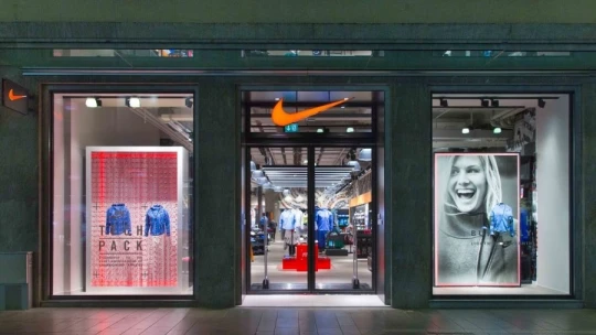 Árakat emel és visszatér az Amazonra is a Nike