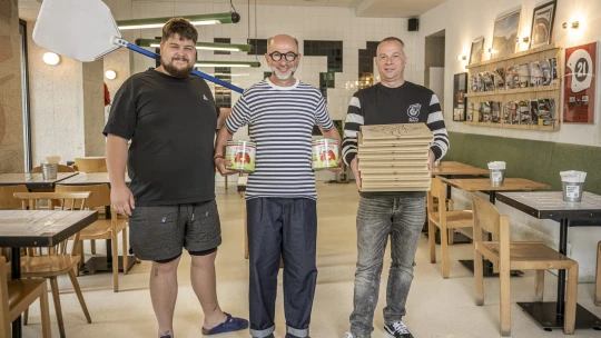 Covid idején nyitották, most fagyasztva is viszik – a Moto Pizza valószínűtlen diadalútja