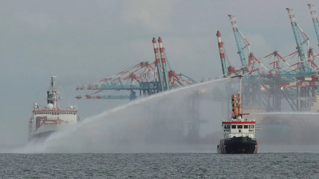 Mit keres egy magyar gimnazista egy orosz atomjégtörőn?