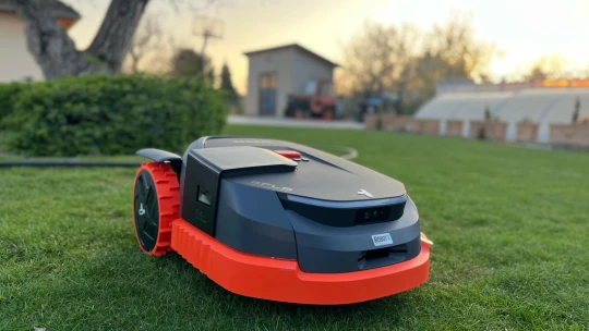 Robotfűnyíró technológia, új szinten: magyar sikersztori a Segway Navimow mögött