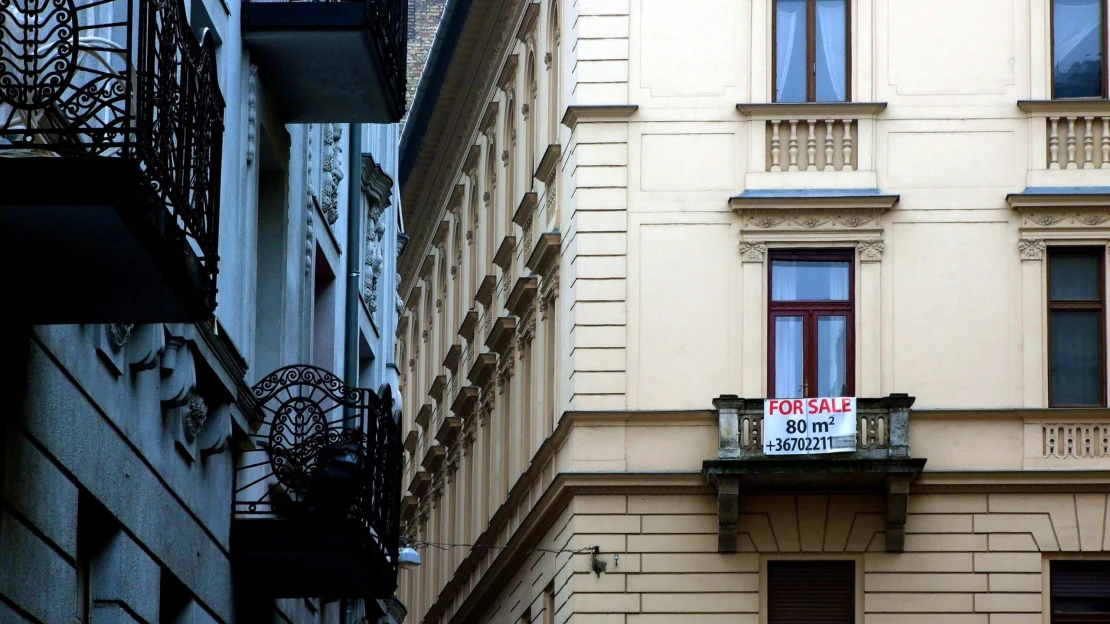 Pörög a lakáspiac, de a statisztikák mást mutatnak