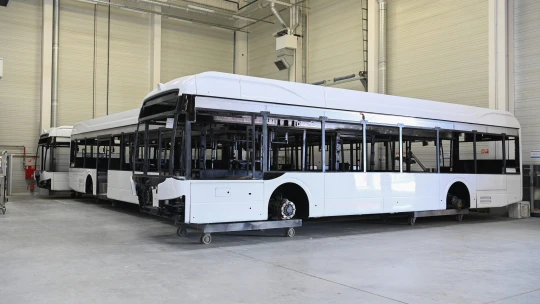 Kiderült, hány milliárdos mínuszt hozott össze a BYD komáromi buszgyára