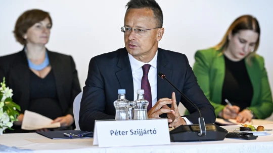 Szijjártó Péter rekordot vizionál Győrben, az Audi számai egész mást mutatnak