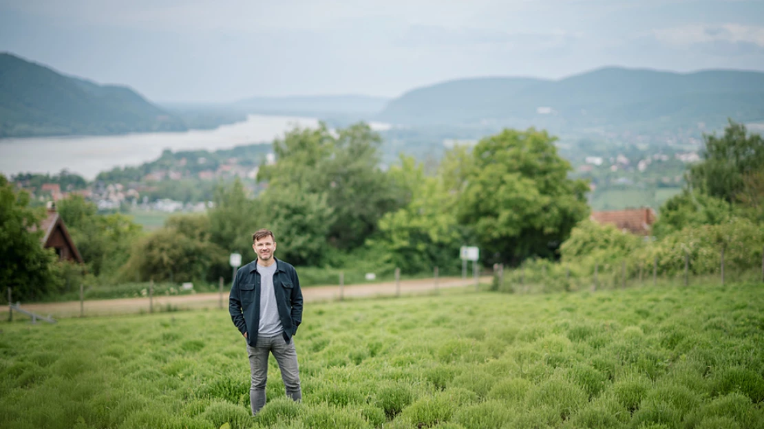 A vendégnek meg kell bíznia bennünk