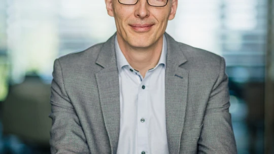 A világ egyre inkább a pirosaknak áll