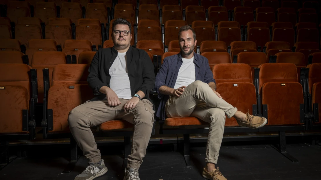 Lehetetlennek tűnt, de már százezres nézőszámmal pörög a YouTube-talkshow, ahol poénokba csomagolják az önismeretet