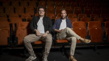 Lehetetlennek tűnt, de már százezres nézőszámmal pörög a YouTube-talkshow, ahol poénokba csomagolják az önismeretet