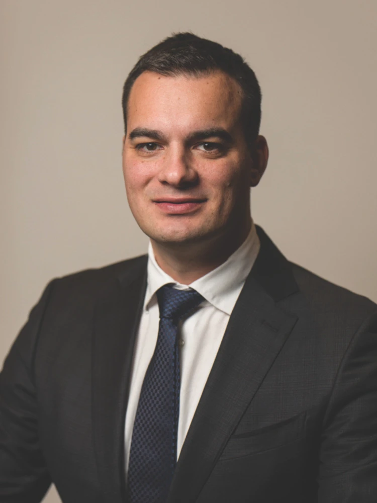 Nyeregben a vagyonos családok következő generációjaBárány Péter, Master Good Csoport