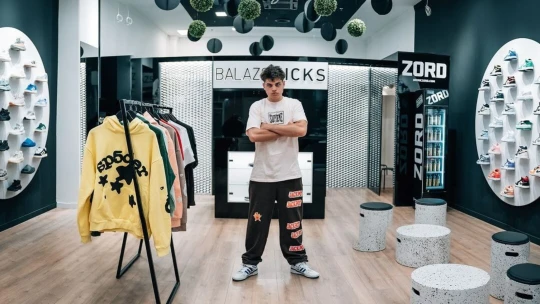 Százezer forintos cipő vs. szégyenérzet – Balazskicks legújabb kampánya már Azahriah-nak is sok volt