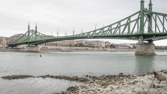 89 centire apadt a Duna Budapestnél. Ami régen biztonságos volt, most életveszélyes lehet