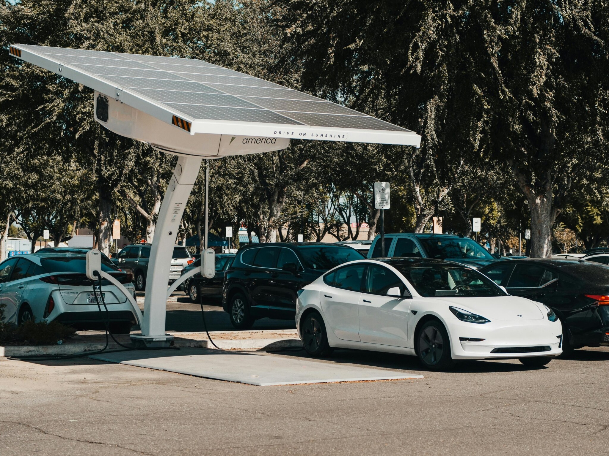 Elon Musk több tízmilliárd dolláros megállapodással húzhatja ki a gödörből a Samsungot