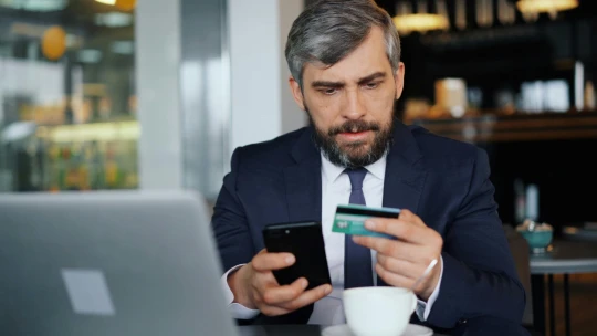 Ezt a kérdést mindenképpen tedd fel, ha potenciális banki csalók hívnak