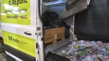 Nem enged a Mohu: megszűnhet a palackvisszaváltás a nagy üzletláncokban?