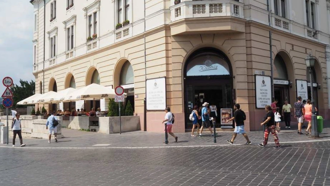 Hosszú huzavona után megérkeztek a végrehajtók az elhunyt cukrászmester másik helyére is