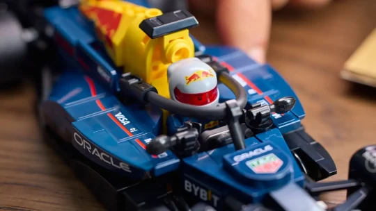 1,8 billió forint: F1-es autókkal döntött rekordot a játékgyártó, a Pokémon a következő nagy dobás