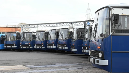 Olajszivárgás, tűzveszély – gond van a BKV-buszokkal, lépett a kormányhivatal