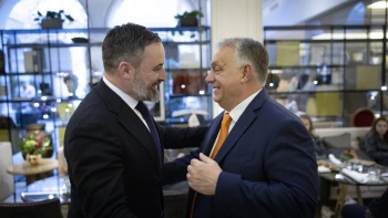 Így finanszírozta Mészáros Lőrinc és az állam a spanyol szélsőjobbot