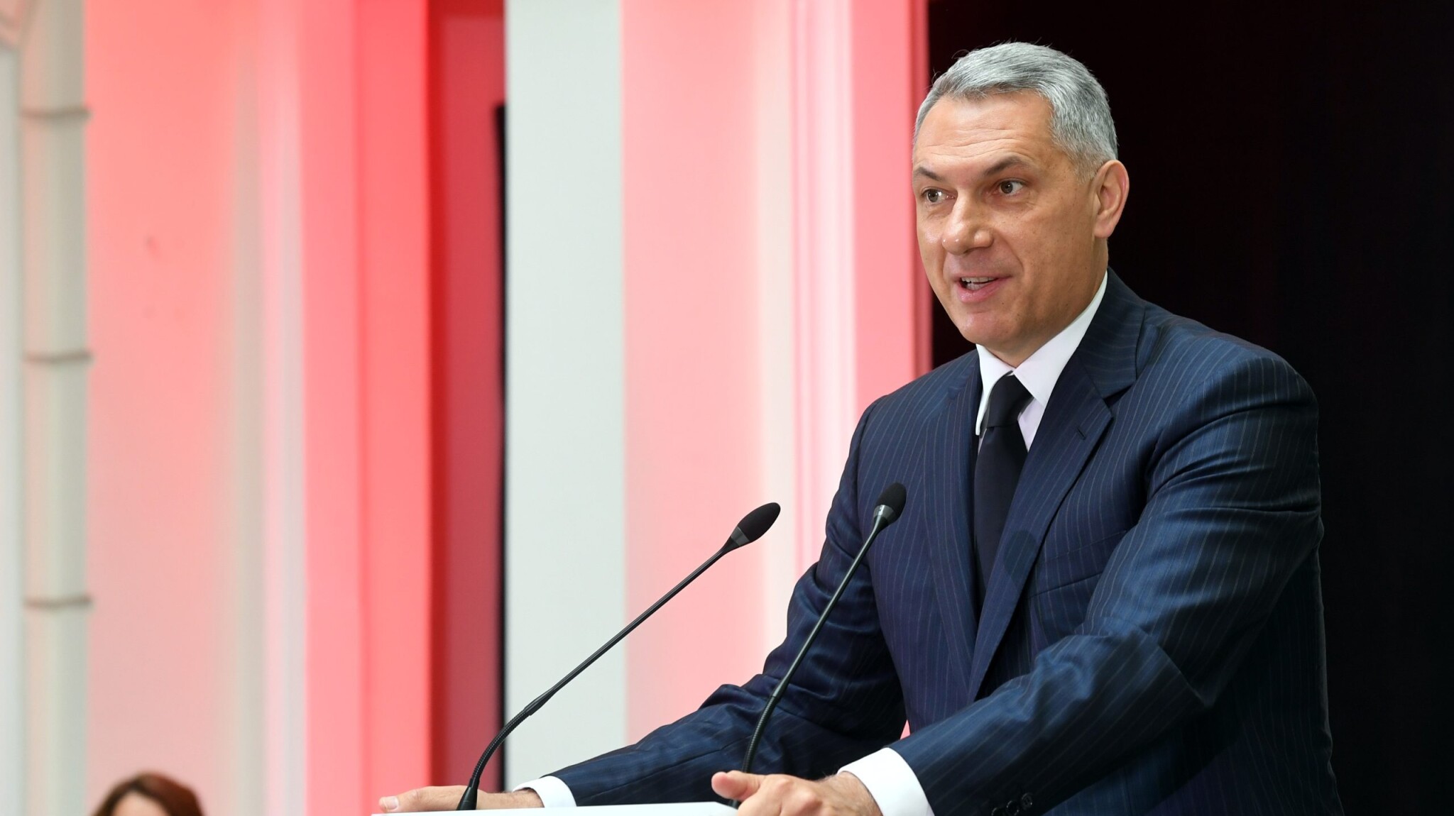 Jönnek az új HÉV-szerelvények, csak két évvel később, mint amit Lázár János ígért