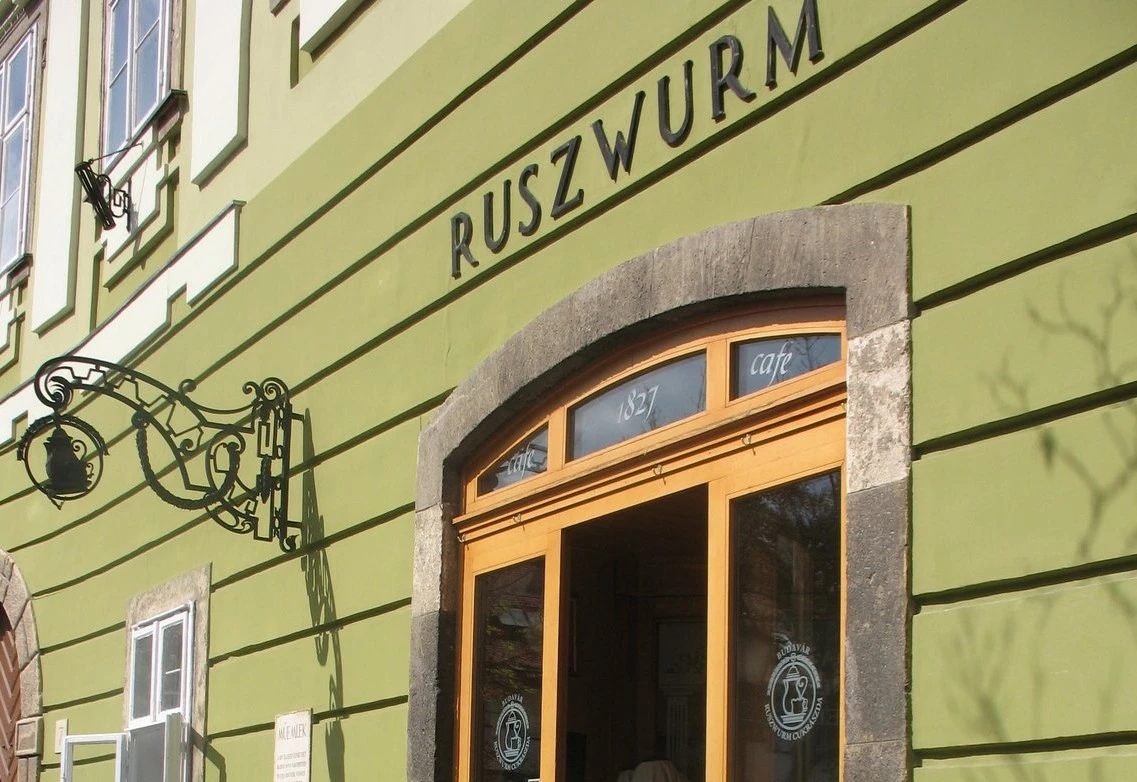 „Ez volt élete munkája” – a Ruszwurm bezárása után elhunyt Szamos Miklós