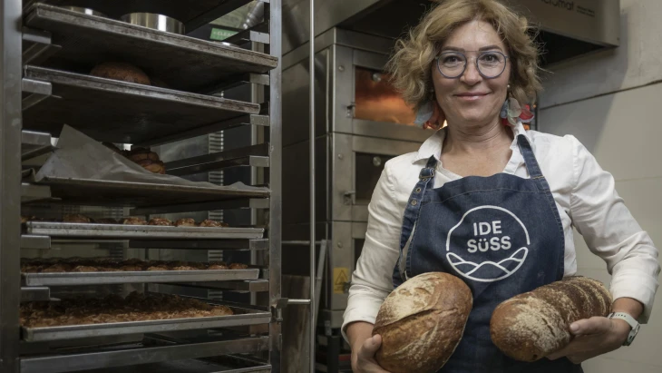 Hátradőlhetne, helyette mégis kovászos pékséget nyitott az agrárcég örököse