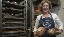 Hátradőlhetne, helyette mégis kovászos pékséget nyitott az agrárcég örököse