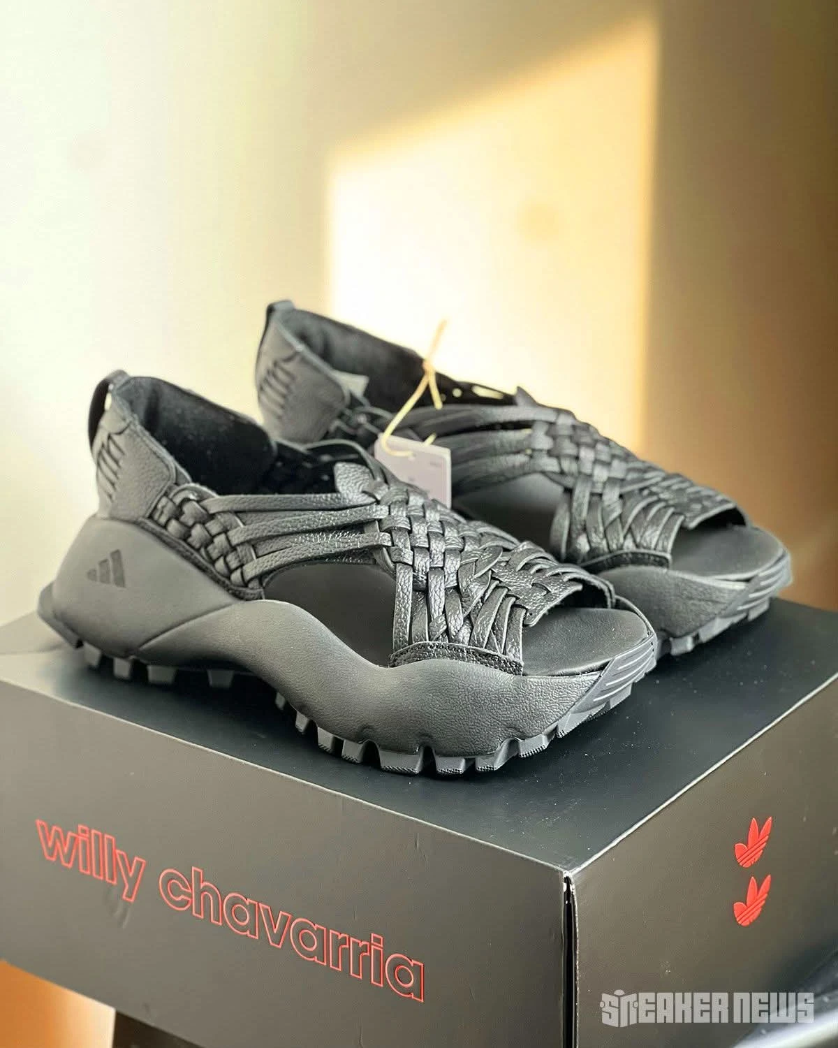 Cipő, ami felbőszített egy államot. Mi történik az Adidas új darabjával?
