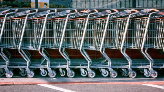 Infláció a bevásárlókocsiban: a kávé 20, az őszibarack 85 százalékkal lett drágább