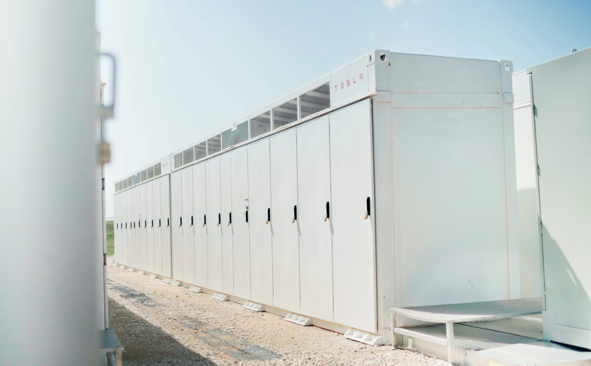 Ez lehet Elon Musk B terve: mutatjuk, mibe kapaszkodik a Tesla
