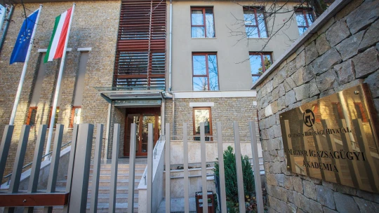 Újabb közbeszerzésen nyert Orbán testvére